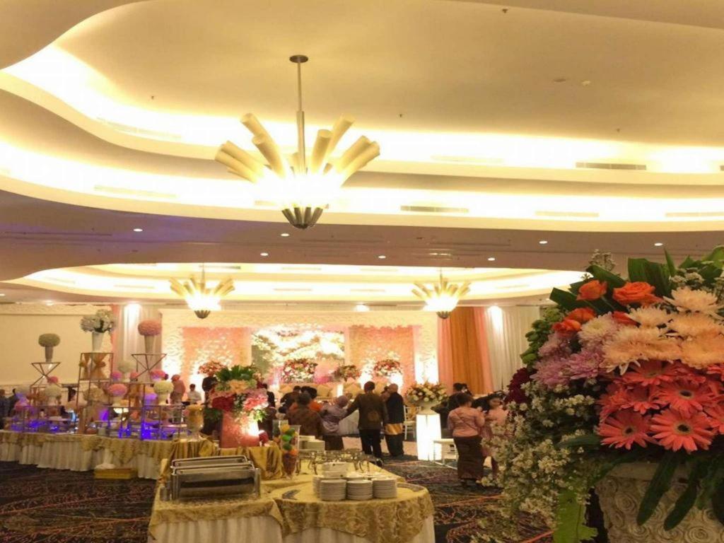 Ipb Convention Hotel Botani Square Bogor Exterior foto