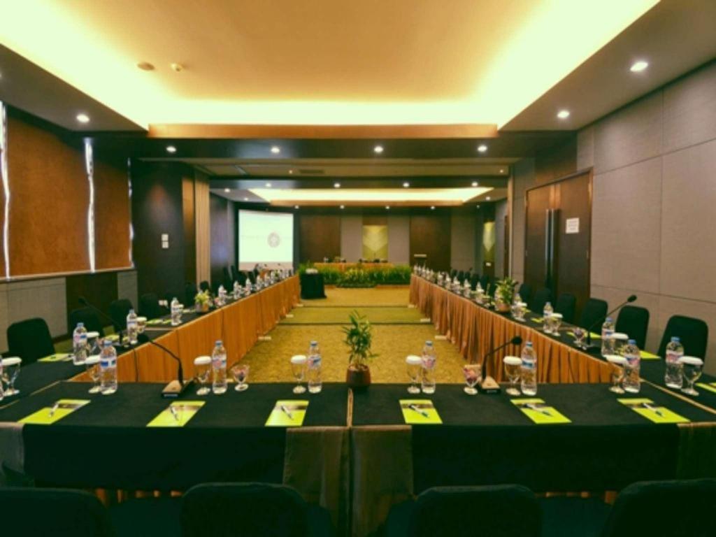 Ipb Convention Hotel Botani Square Bogor Exterior foto