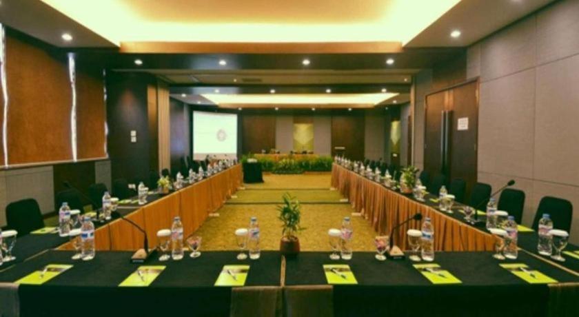 Ipb Convention Hotel Botani Square Bogor Exterior foto